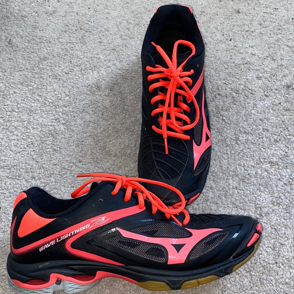 Mizuno Wave Lightning sneakers